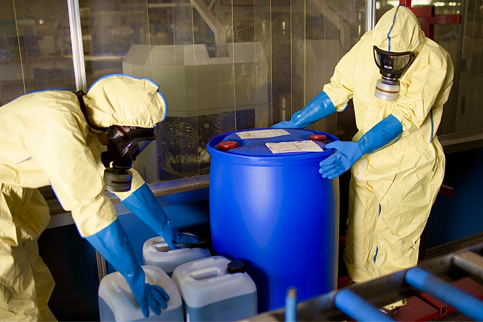 5 Reasons to Hire Hazardous Waste Disposal Services